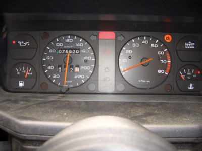 Tacho.jpg (57.54 KiB) 1988 mal betrachtet Tacho.jpg