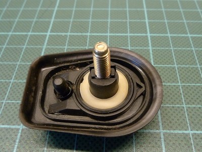 2012-09-26 004 Peugeot 306 - Dachantenne - Außenteil abgenommen_a.jpg (226.95 KiB) 1479 mal betrachtet 2012-09-26 004 Peugeot 306 - Dachantenne - Außenteil abgenommen_a.jpg