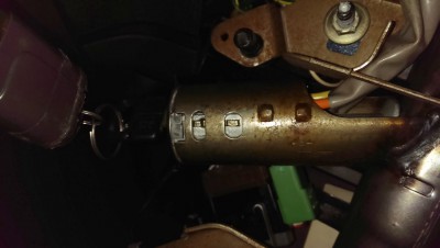 Zündschloss.jpg (74.38 KiB) 1931 mal betrachtet Zündschloss.jpg