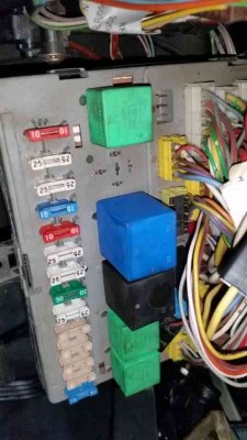 Sicherungskasten.jpg (25.44 KiB) 12520 mal betrachtet Sicherungskasten.jpg